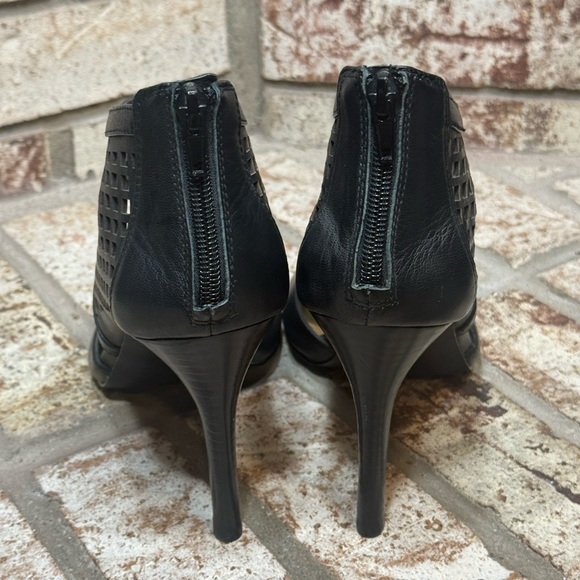 Jessica Simpson Jersee Black Perforated Leather Caged Peep Toe Heels Stiletto - Picture 4 of 8